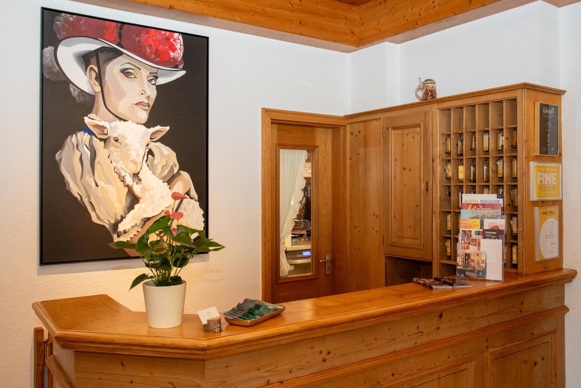 Hotel Restaurant Vinothek Lamm Bad Herrenalb Esterno foto