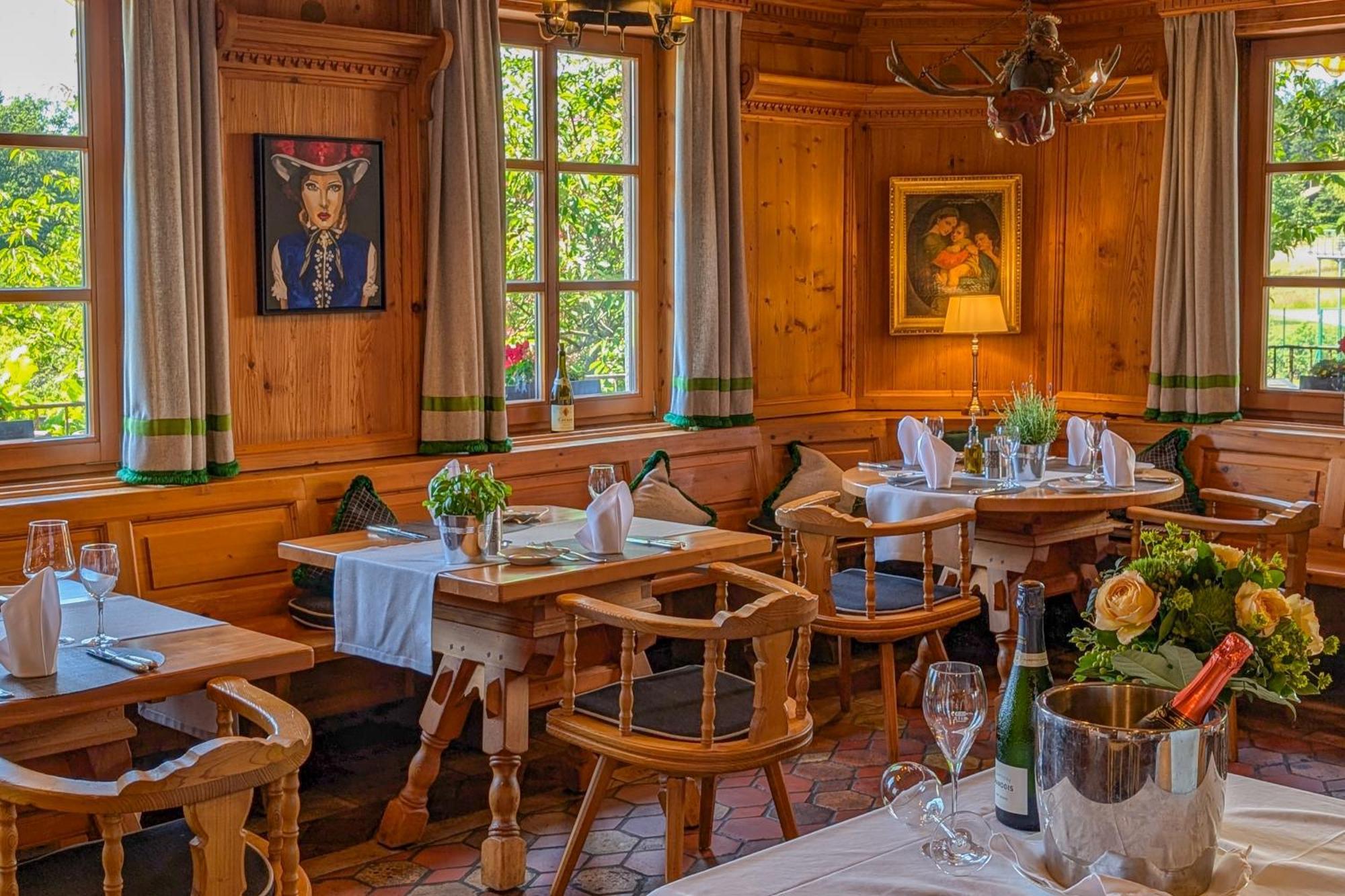 Hotel Restaurant Vinothek Lamm Bad Herrenalb Esterno foto