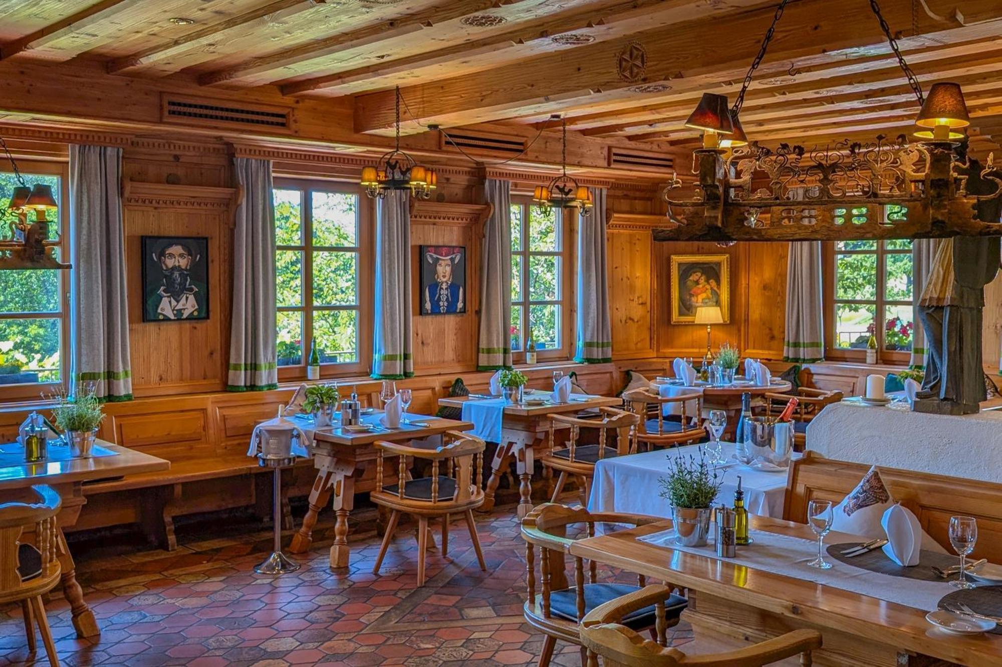 Hotel Restaurant Vinothek Lamm Bad Herrenalb Esterno foto