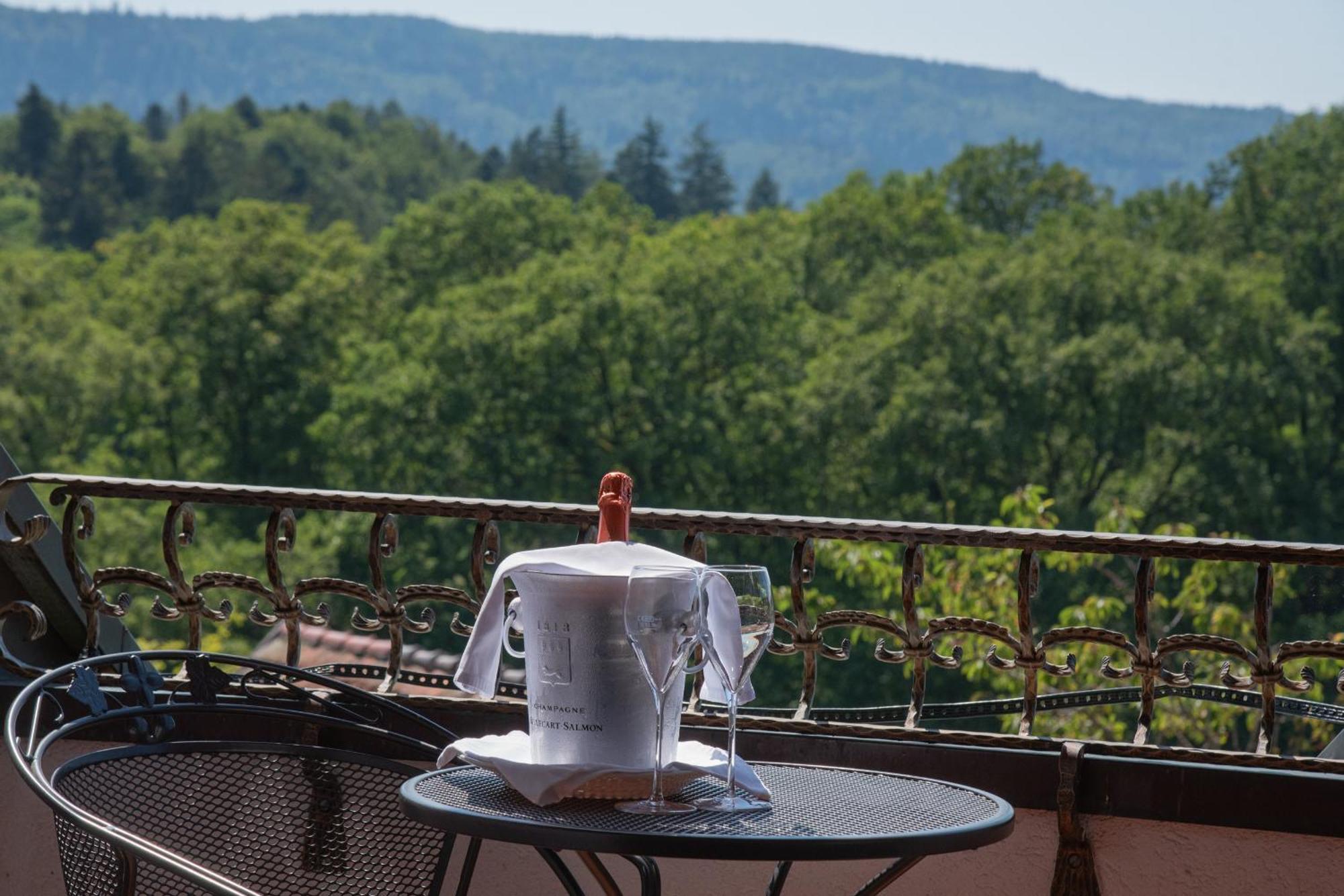 Hotel Restaurant Vinothek Lamm Bad Herrenalb Esterno foto