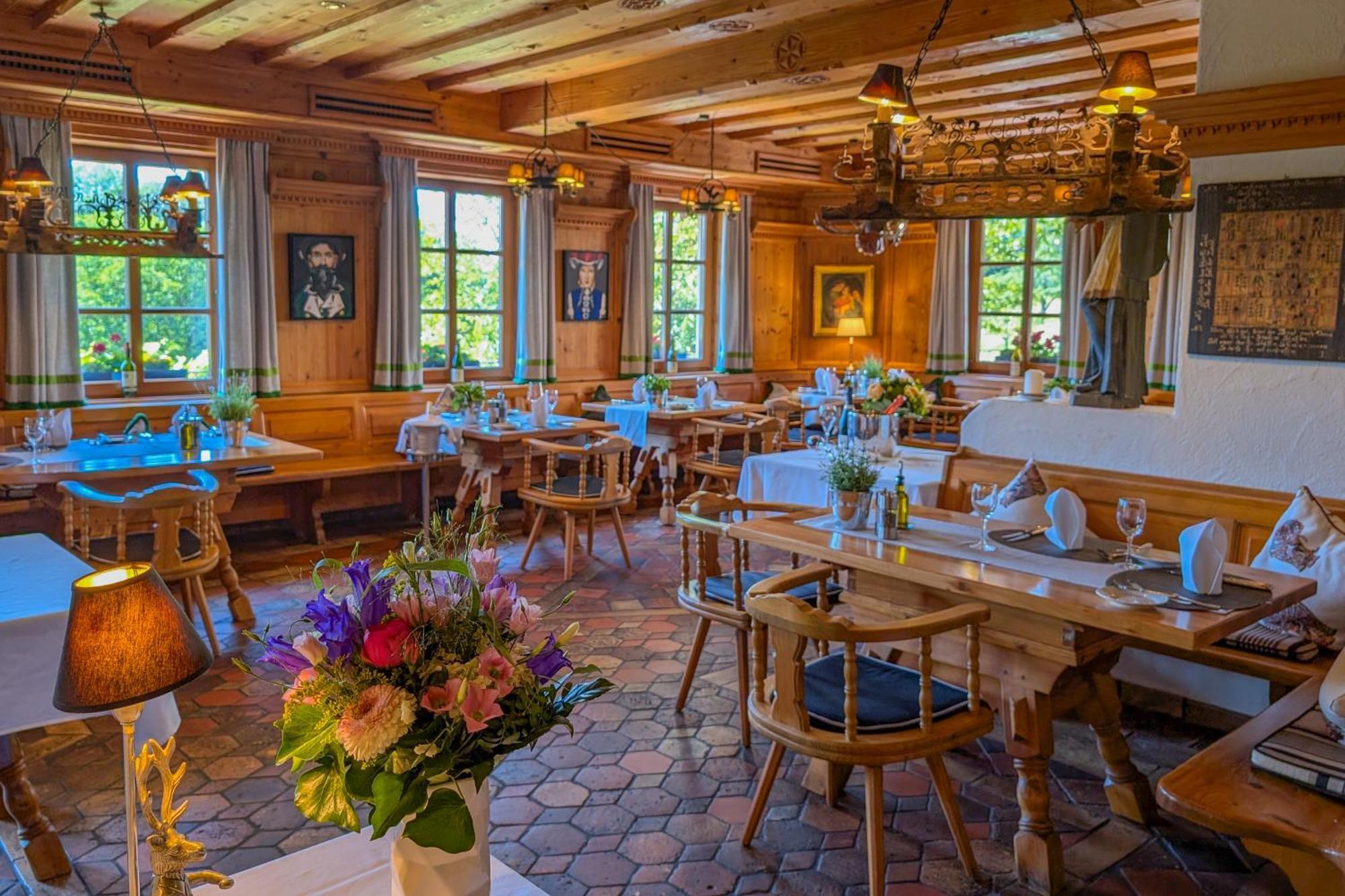 Hotel Restaurant Vinothek Lamm Bad Herrenalb Esterno foto