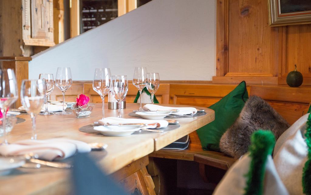 Hotel Restaurant Vinothek Lamm Bad Herrenalb Esterno foto