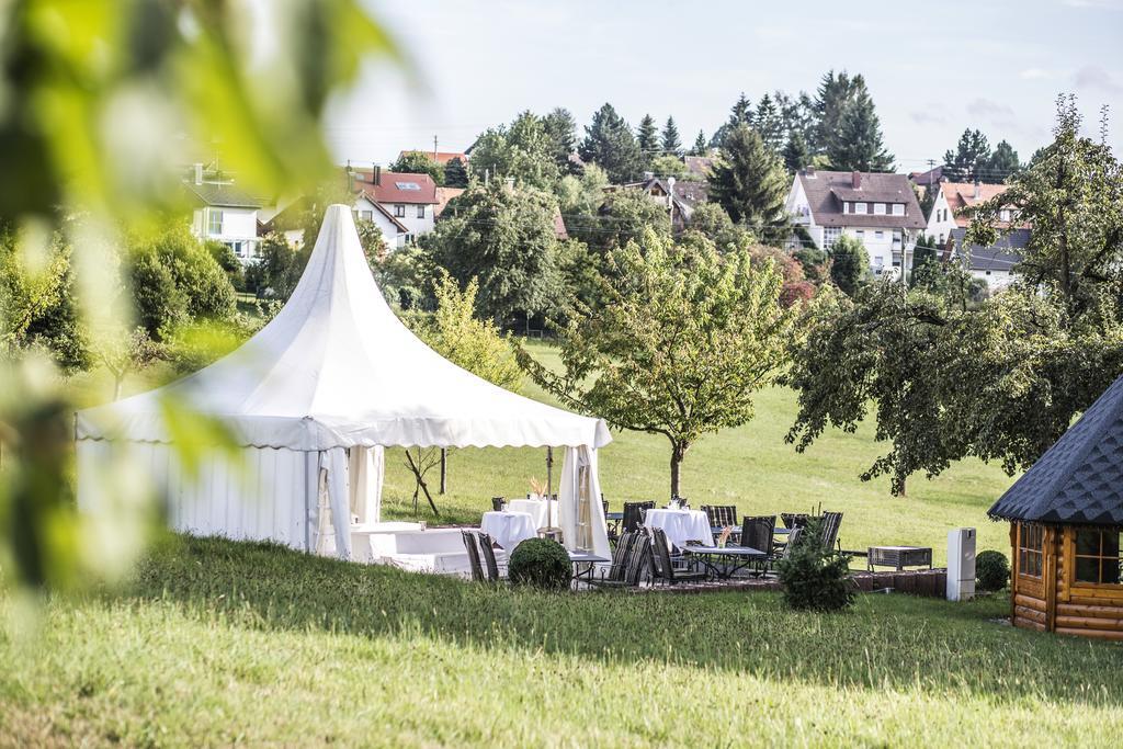 Hotel Restaurant Vinothek Lamm Bad Herrenalb Esterno foto
