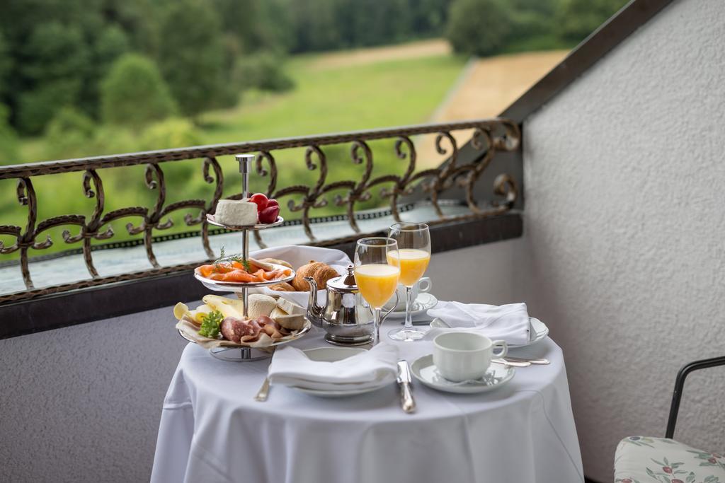 Hotel Restaurant Vinothek Lamm Bad Herrenalb Esterno foto