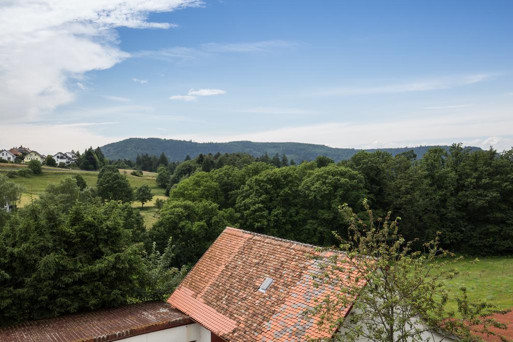 Hotel Restaurant Vinothek Lamm Bad Herrenalb Esterno foto
