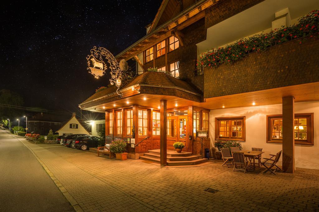 Hotel Restaurant Vinothek Lamm Bad Herrenalb Esterno foto