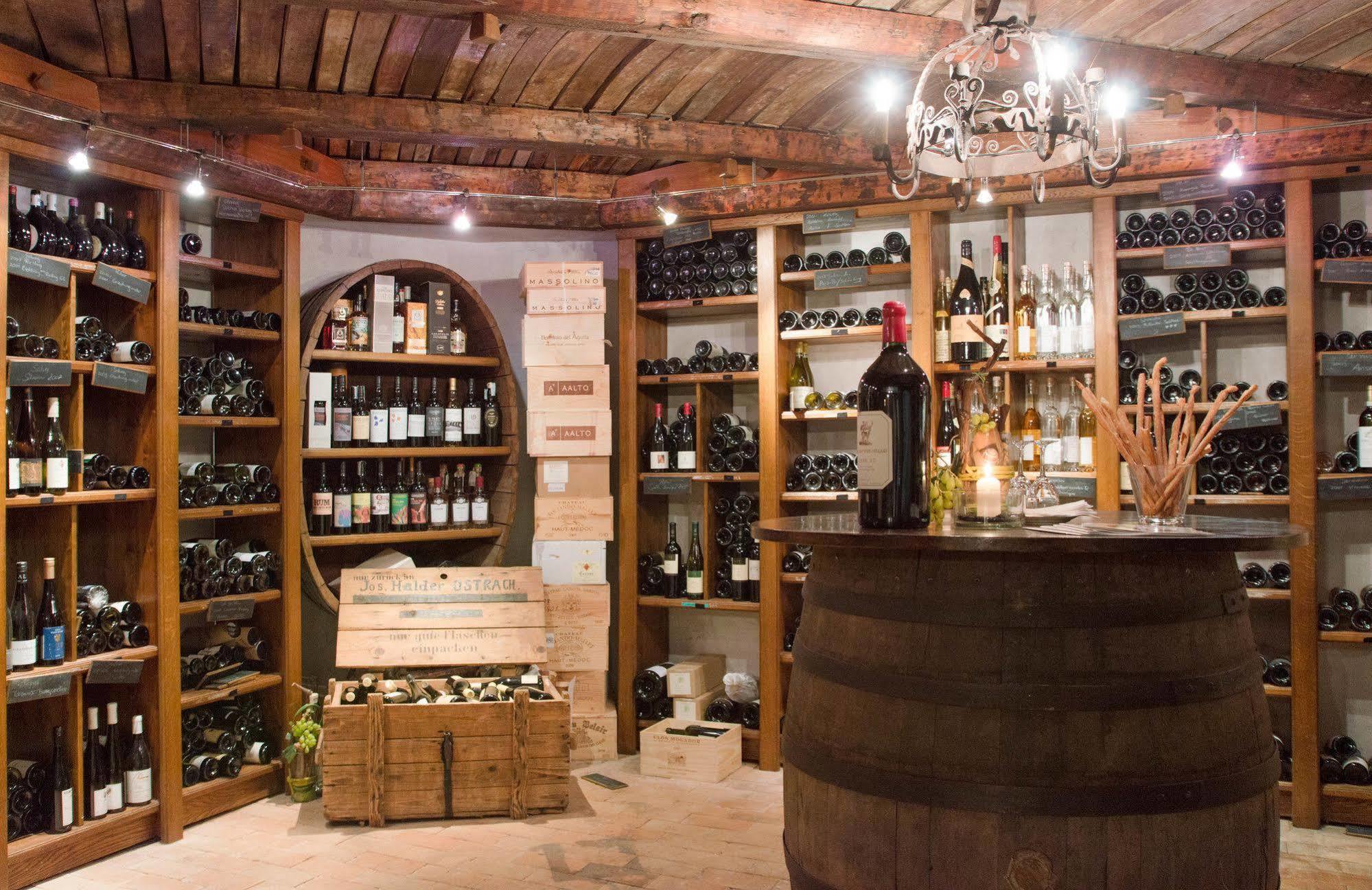 Hotel Restaurant Vinothek Lamm Bad Herrenalb Esterno foto