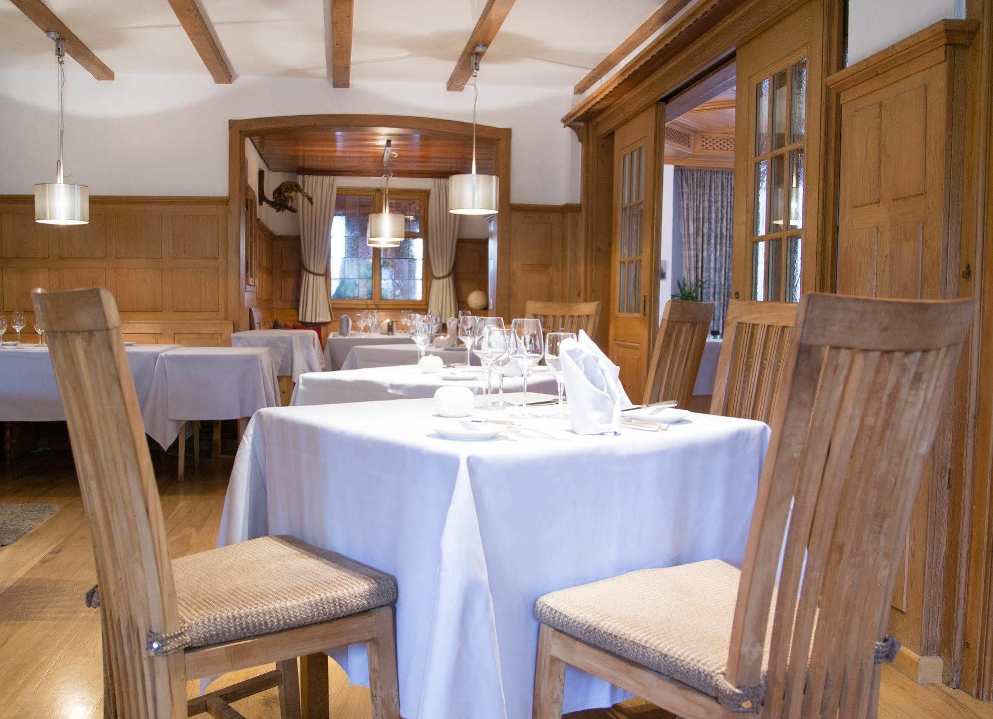 Hotel Restaurant Vinothek Lamm Bad Herrenalb Esterno foto