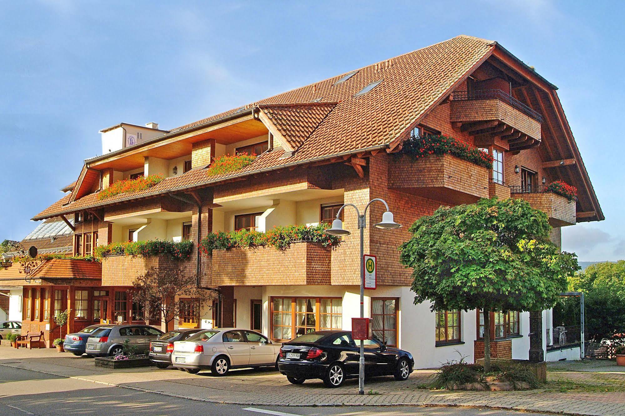 Hotel Restaurant Vinothek Lamm Bad Herrenalb Esterno foto